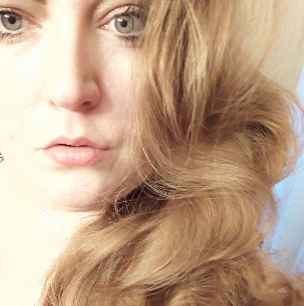 Meet your Posher, Elizabeth